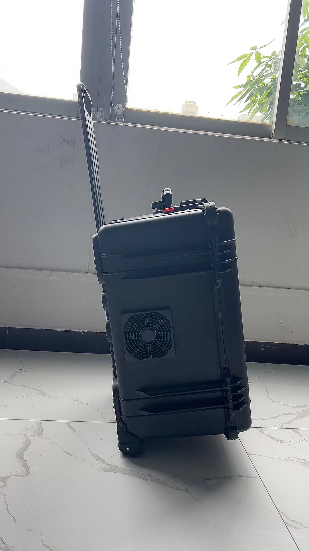 道里手拉箱型移动通信干扰器